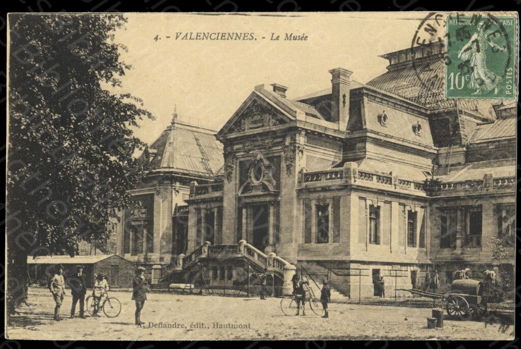 Le musée des beaux-arts de Valenciennes sur une carte postale ancienne