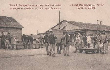 En route pour la corv&eacute;e au camp d'internement de Ziest aux Pays-Bas pendant la Premi&egrave;re Guerre Mondiale
