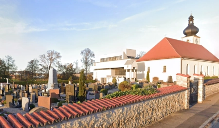 Le monument de camp d'Amberg au cimeti&egrave;re de K&uuml;mmersbruck