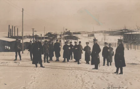 Des prisonniers dans la neige pendant l'hiver 1916 au camp de Cassel