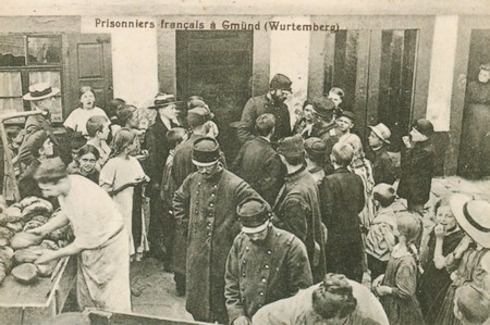 un groupe de prisonniers français au camp de Gmünd
