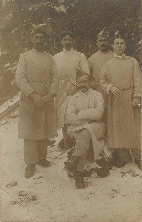 un groupe de prisonniers dans le camp de Limburg pendant la Première Guerre Mondiale