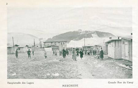 La grande rue du camp de prisonniers de Meschede pendant la Grande Guerre