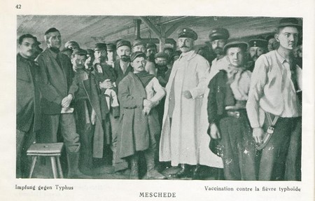 La vaccination contre la fièvre typhoïde au camp de Meschede pendant la Première Guerre Mondiale