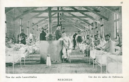 Une des six salles de l'infirmerie du camp de prisonniers de Meschede pendant la Première Guerre Mondiale