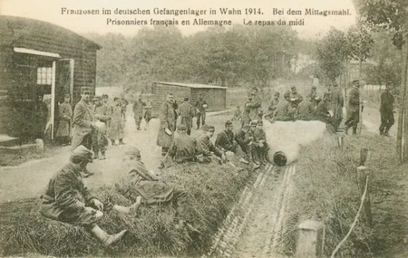 Le repas du midi au camp de prisonniers de Wahn