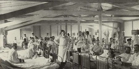 int&eacute;rieur d'une baraque servant de lazaret au camp de Friedrichsfeld