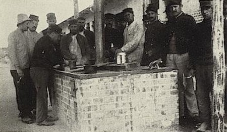 la préparation des vivres par les prisonniers du camp de Grafenwöhr