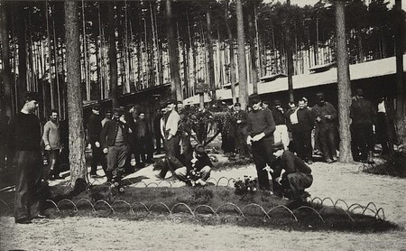 Travaux de jardinage au camp de prisonnier de Grafenwöhr pendant la Première Guerre Mondiale