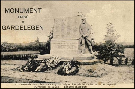 le monument aux prisonniers morts en captivité dans le camp de Gardelegen pendant la Première Guerre Mondiale