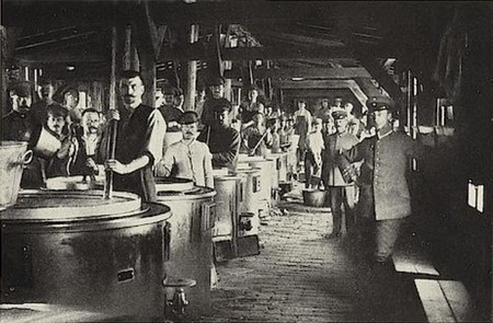 La préparation du repas de midi dans le camp de prisonniers de Schneidemühl