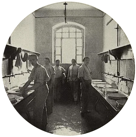les lavabos dans le camp de prisonniers de W&uuml;rzburg pendant la Premi&egrave;re Guerre Mondiale