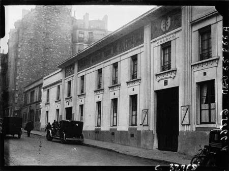 L'h&ocirc;pital de la rue Marcadet &agrave; Paris sur une carte psotale ancienne