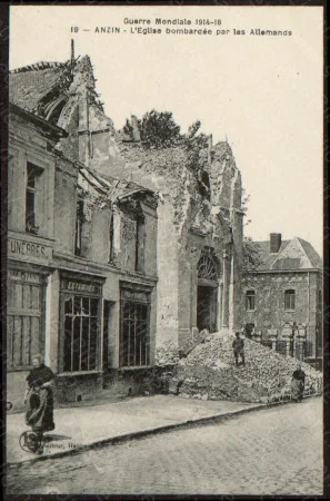 Les ruines de l'&eacute;glise d'Anzin bombard&eacute;e par les allemands pendant la guerre