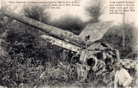 Pi&egrave;ce allemande &agrave; longue port&eacute;e dans le bois de Gercourt tirant sur le Mort-Homme et la c&ocirc;te 304