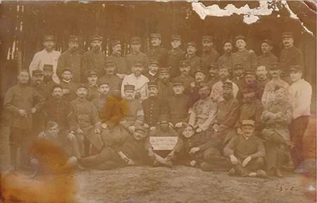 Eug&egrave;ne et un groupe de soldats lillois au camp de prisonniers de guerre de Minden pendant la Premi&egrave;re Guerre Mondiale
