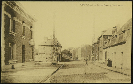 La rue du Quesnoy à Marly sur une carte postale ancienne