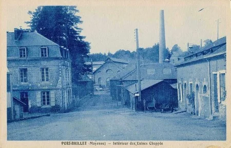 L'int&eacute;rieur des Usines de Port-Brillet sur une carte postale ancienne