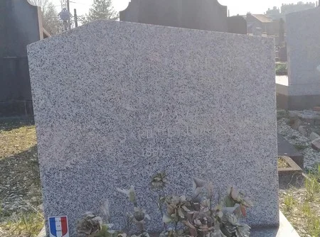 Tombe du soldat Augustin DEVEMY au cimeti&egrave;re de Marly