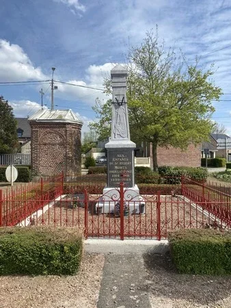 Photo du monument aux morts pour la France de Saint-Aybert dans le Nord