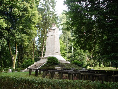 Le monument de la Haute-Chevauchée dans la forêt d'Argonne
