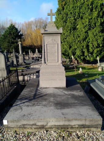 Tombe du capitaine Paul VERNUS au cimetière Saint-Roch de Valenciennes