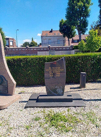monument hommage aux victimes civiles de Valenciennes situé au cimetière Saint-Roch