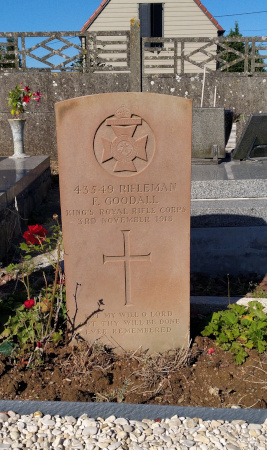 Tombe du soldat britannique Goodall au cimetière de Saultain
