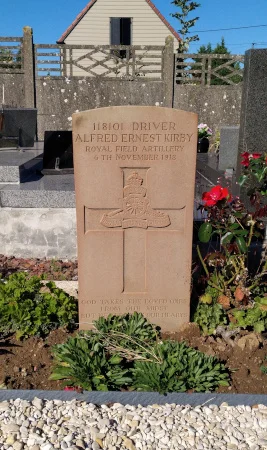 Sépulture du soldat britannique Kirby au cimetière de Saultain