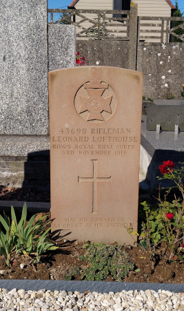 Tombe du soldat britannique Lofthouse au cimetière de Saultain