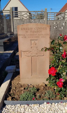 Sépulture du soldat britannique Turpin au cimetière de Saultain