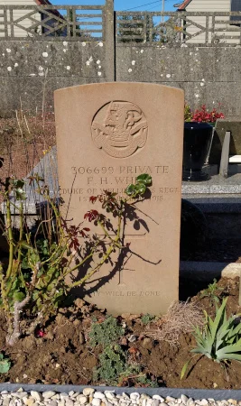 Tombe du soldat britannique walker au cimetière de Saultain